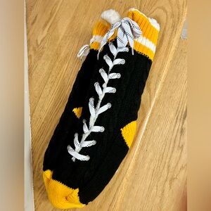 Boston Bruins Official NHL Skater Socks -NWT